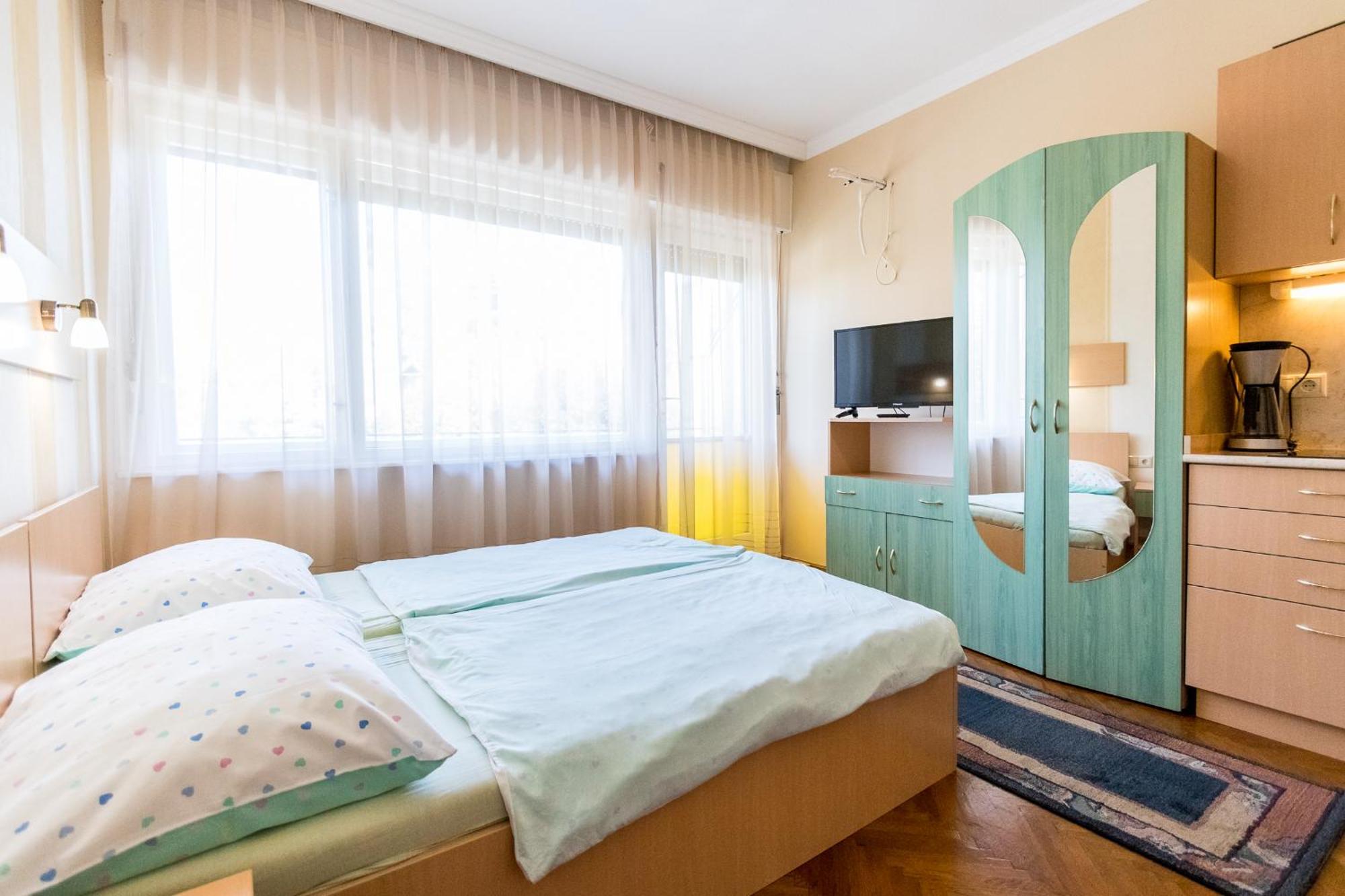 Lara Apartments Шиофок Экстерьер фото