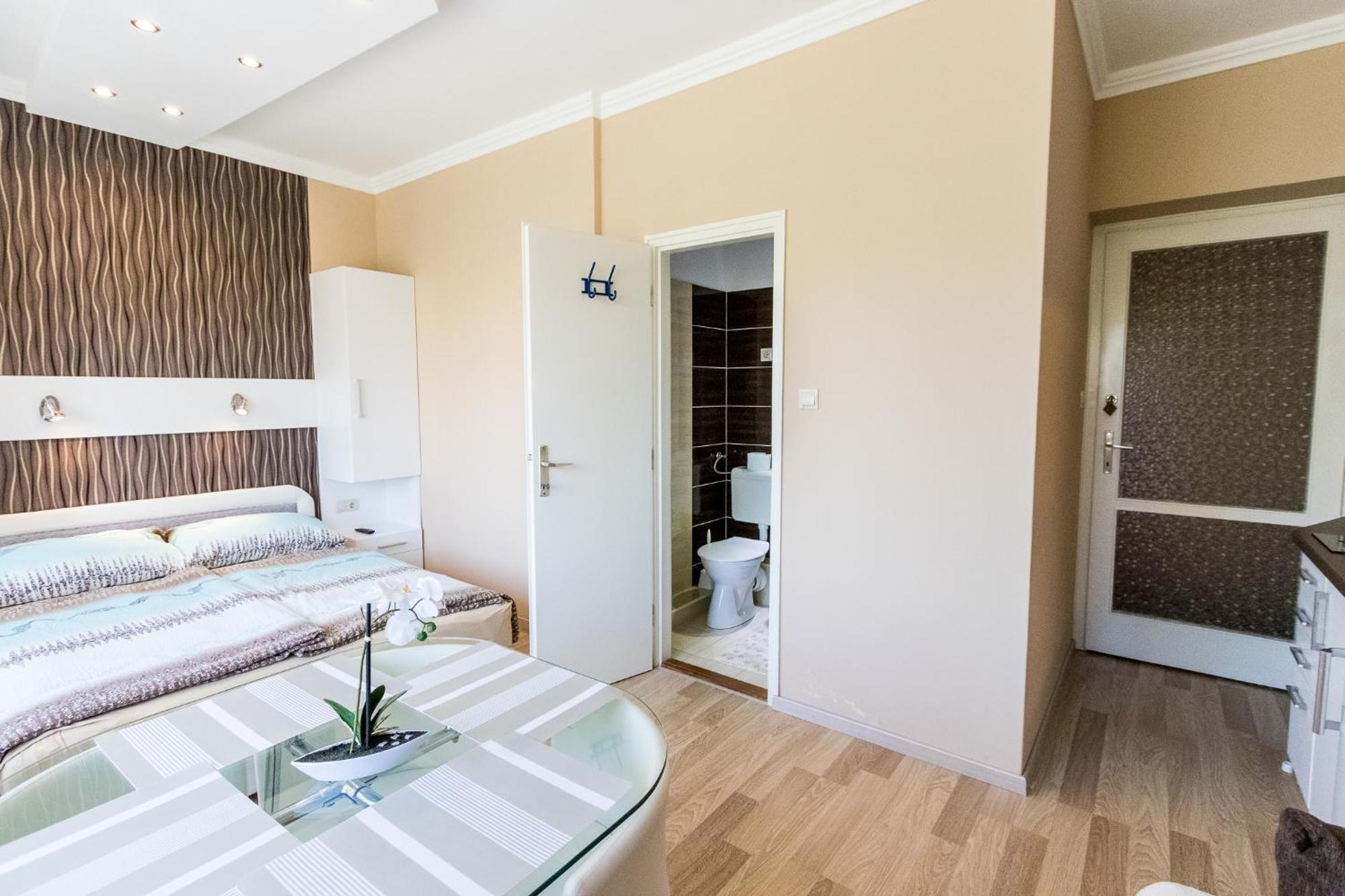 Lara Apartments Шиофок Экстерьер фото