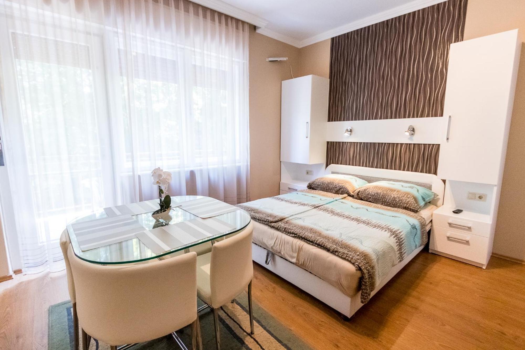 Lara Apartments Шиофок Экстерьер фото